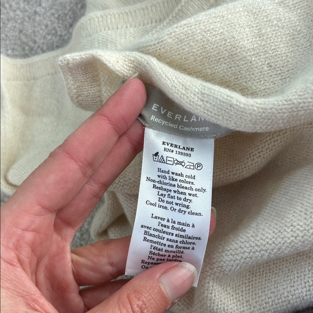 Everlane Cream Cashmere Scarf - Picture 3 of 4